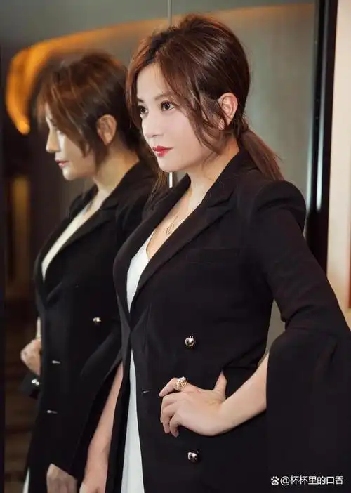 赵薇母亲魏启颖:儿媳妇卷走5.2亿,女儿彻底封杀,丈夫也去世