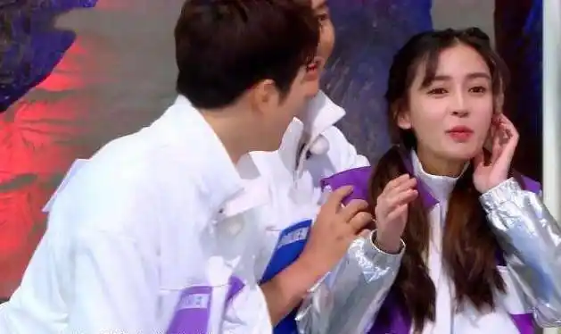 陈学冬参加跑男听到他对杨颖特别的称呼网友字幕组非常无奈