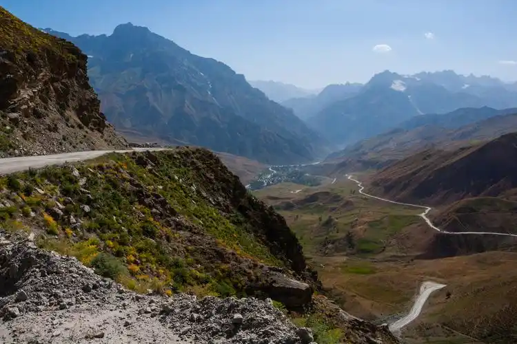 弯曲的道路_弯曲的道路图片