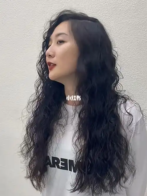 自然卷的女生此刻你还好吗97赶紧行动吧 不用再烦恼了 烫出来的效果