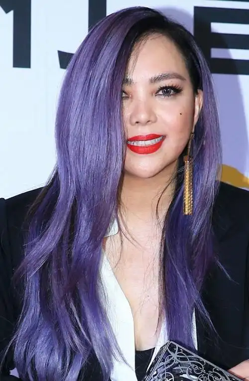 张惠妹为上镜显脸小用长发遮脸网友调侃身材和李湘有一拼