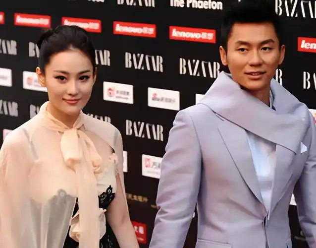 最为讽刺的是,张馨予自以为,会得到众人祝福的时候,吴卓羲的粉丝,各种