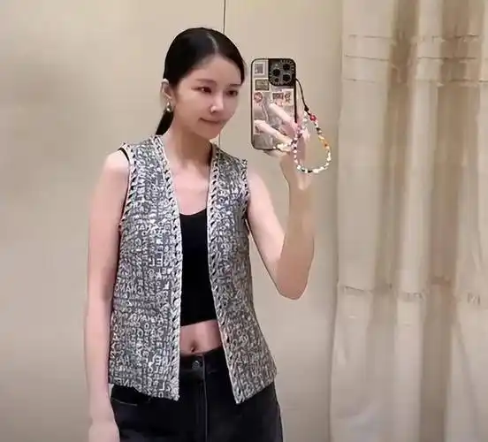 35岁财富自由王灿再嫁,与杜淳幸福二婚,一家三口共建新生活_爱情_人生