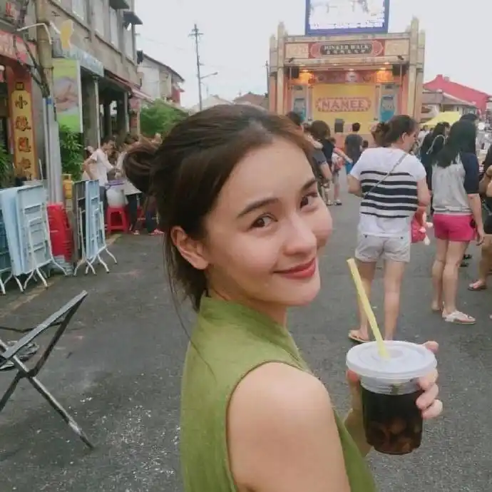 look || 李海娜 ·泰国浪漫满屋女主角 笑起来超级甜的女孩子