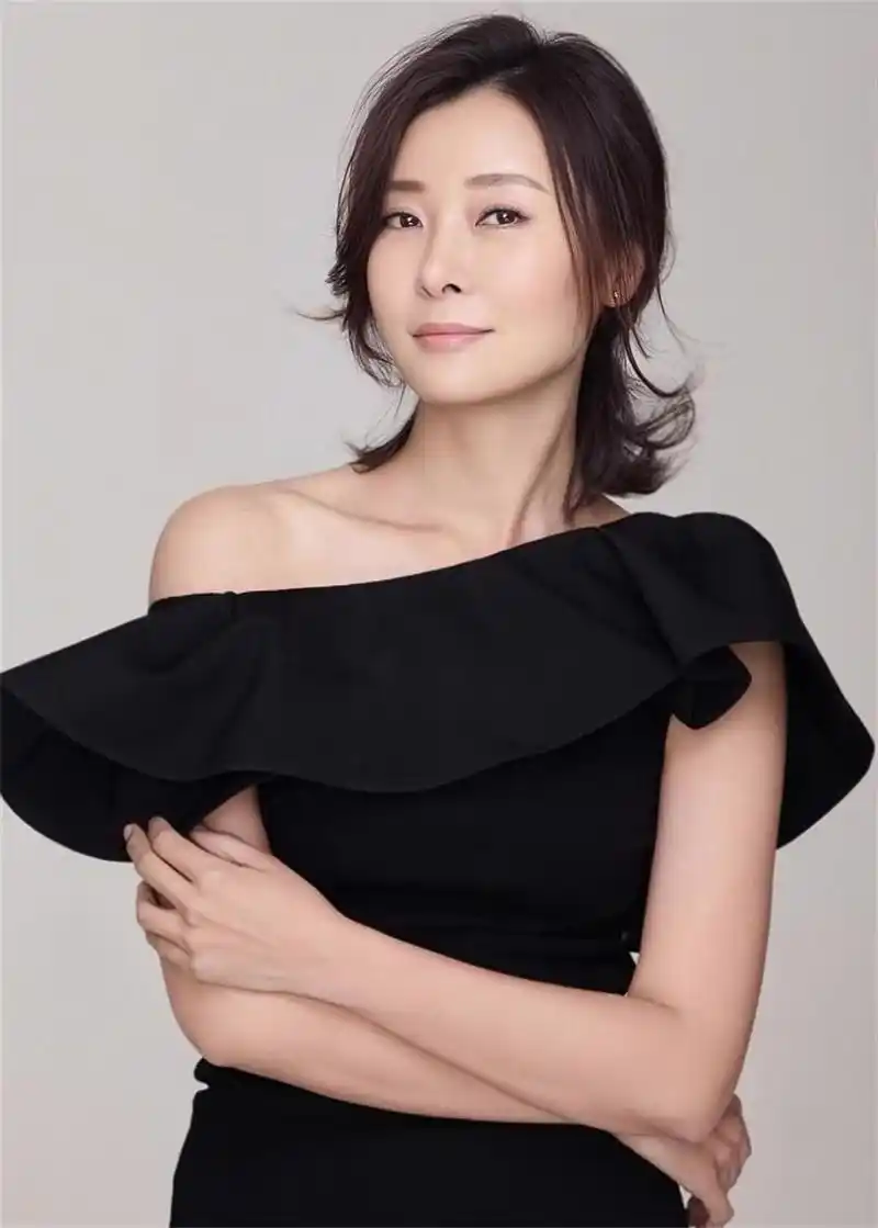 黄志忠早就有过回答,他就图柯蓝这个