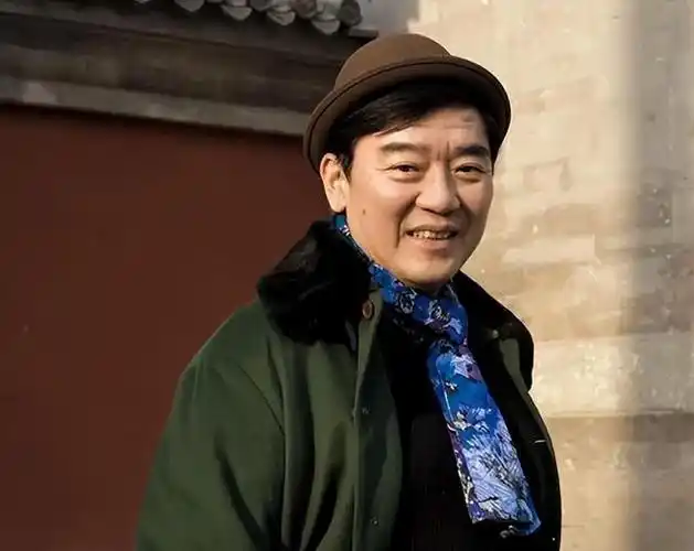 李立群是中国台湾省娱乐圈的老牌男演员,演了很多经典影视作品,在中