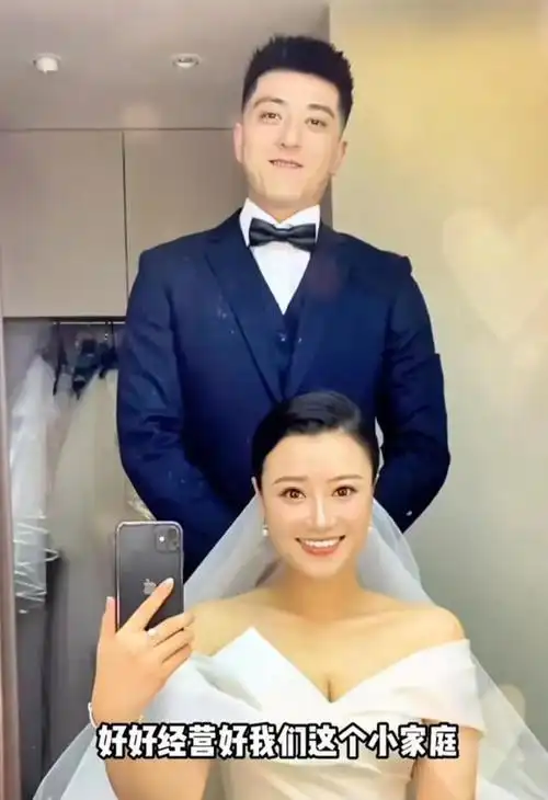 王冰皓告别上海台,与老公共同探索电商新时代