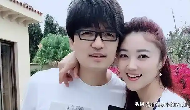 离婚6年,再看玖月奇迹王小玮和王小海的处境,夫妻差距一目了然_音乐