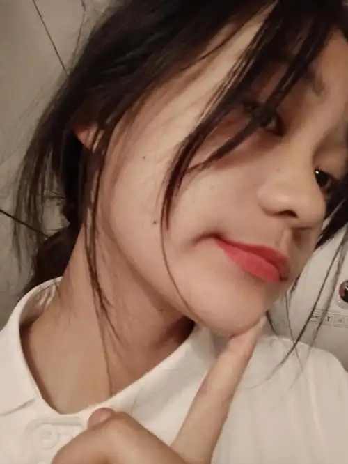 你会一直爱我吗?#穿搭  #每日穿搭  #侧脸  #自拍