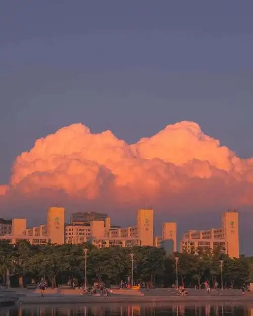浮/川崽吃饭了嘛.ins背景图