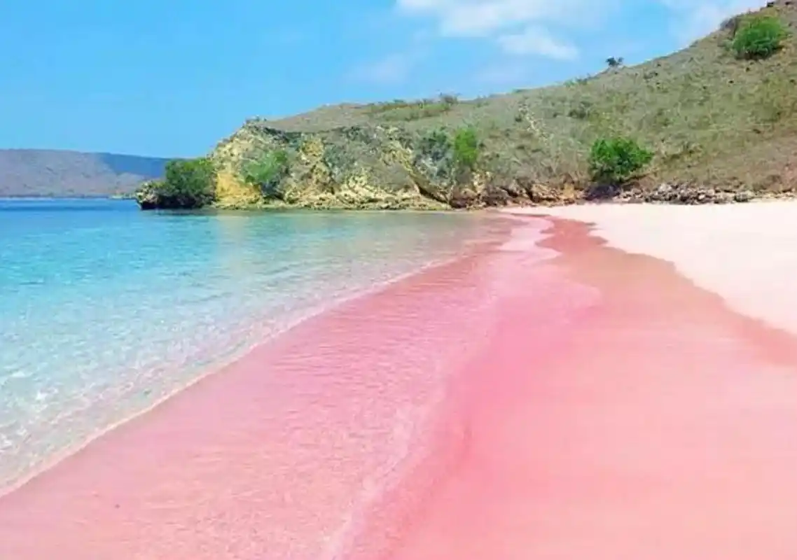 浪漫的粉色沙滩,只为等最美的你!