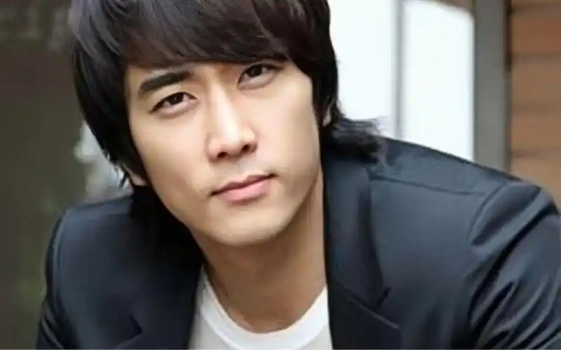 宋承宪:苦恋成宥利8个月,对刘亦菲情有独钟,为何46岁不婚?