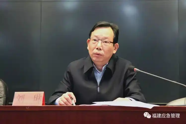 随后,福建省应急管理厅厅长刘琳代表省安办就贯彻落实全国会议精神