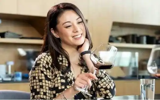 她曾是tvb当红女星,如今被人遗忘,最可惜与刘恺威6年恋情成空_廖碧儿