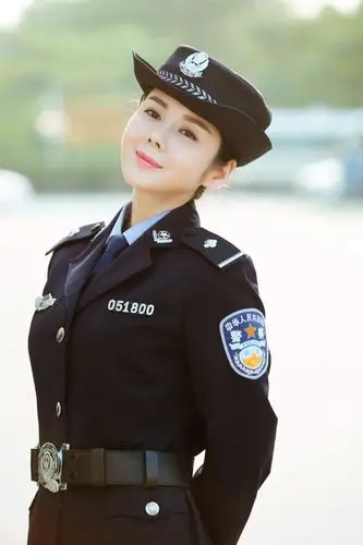 电影冰瞳完美收官柯黎演绎女警风采