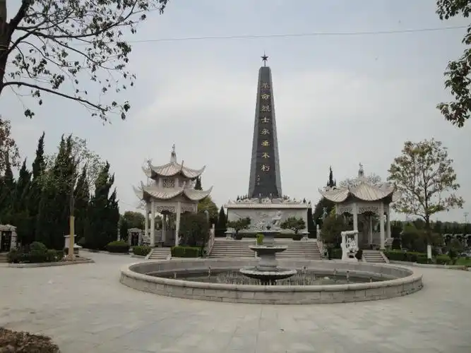 (图为王以莹女士长眠的江苏苏州太仓长青公墓.