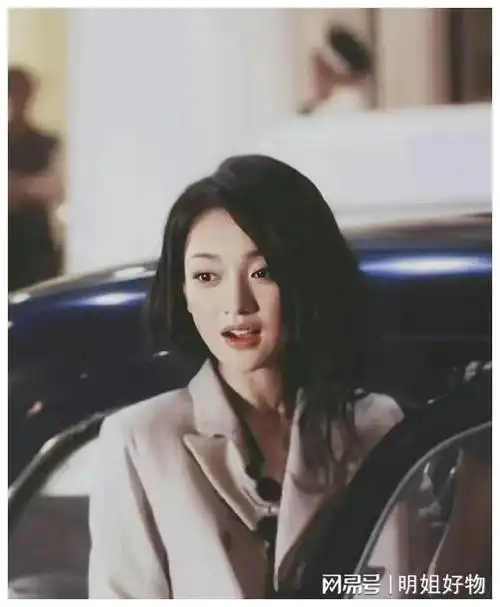 然而更令人惊讶的是,周迅后来与李亚鹏相恋,而李亚鹏随后成为了王菲的