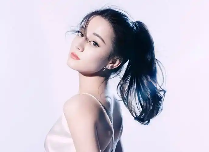 迪丽热巴的感情扑朔迷离,绯闻不少,就是没遇见真爱_佟丽娅_麦迪娜