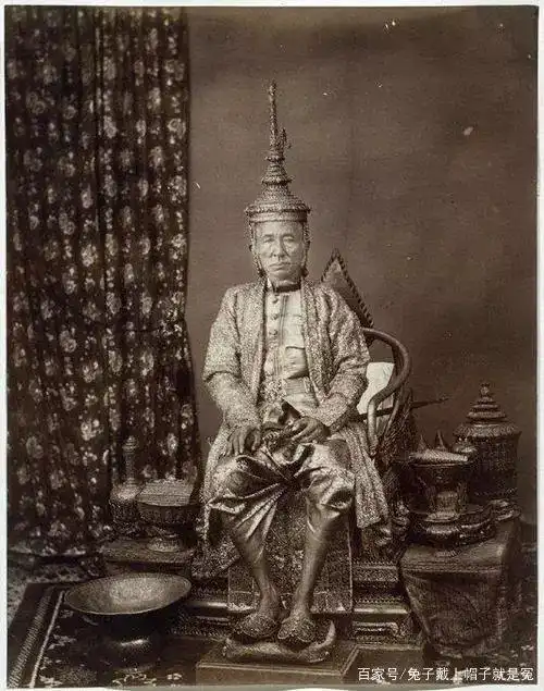 想要保持独立必须要从内部改变,暹罗王朝开始了改革之路,拉玛四世首先