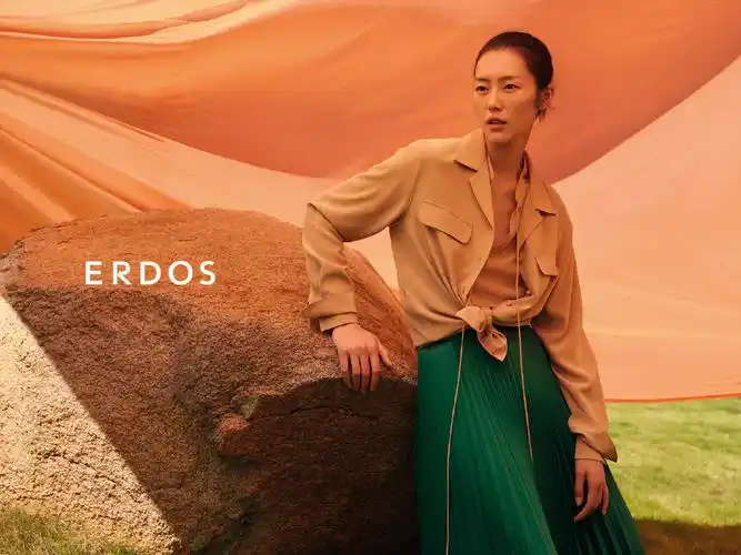 刘雯演绎erdos2021春夏女装大片