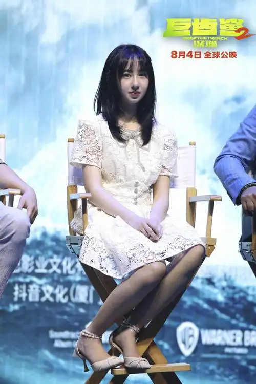 杰森斯坦森吴京巨齿鲨2深渊发布会双雄同台上天下海燃爽值拉满