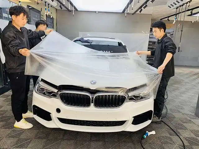 白色的车才应该要贴隐形车衣-宝马5系