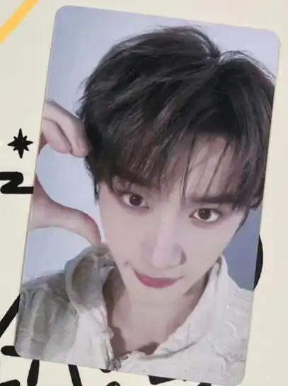 丁程鑫脸颊比心小卡