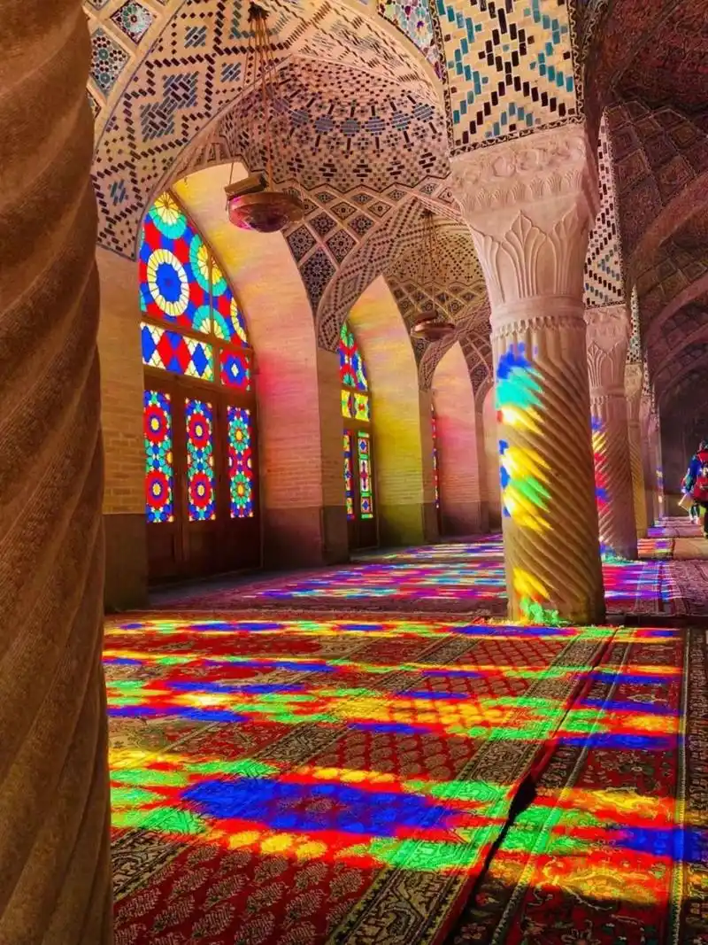 粉红清真寺·伊朗shiraz 为了看粉红……早晨的光芒,一大早出门,遇到