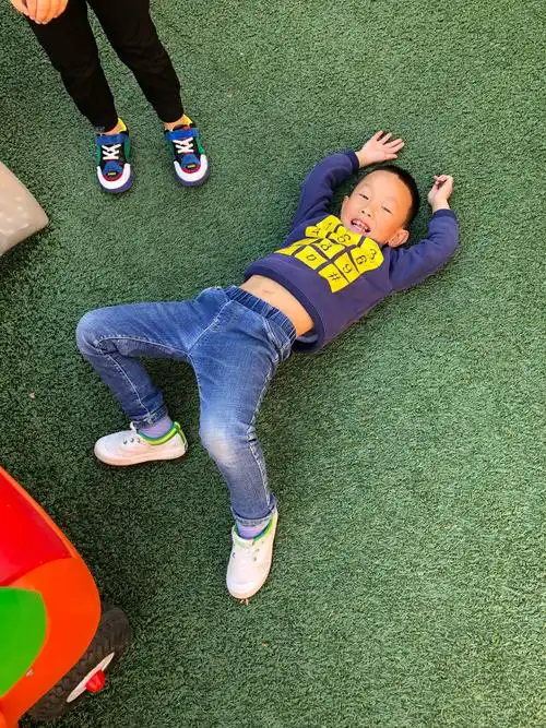 小男生也可以下腰哦