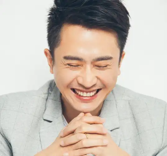 在央视众多主持人中,杨帆的位置非常微妙.