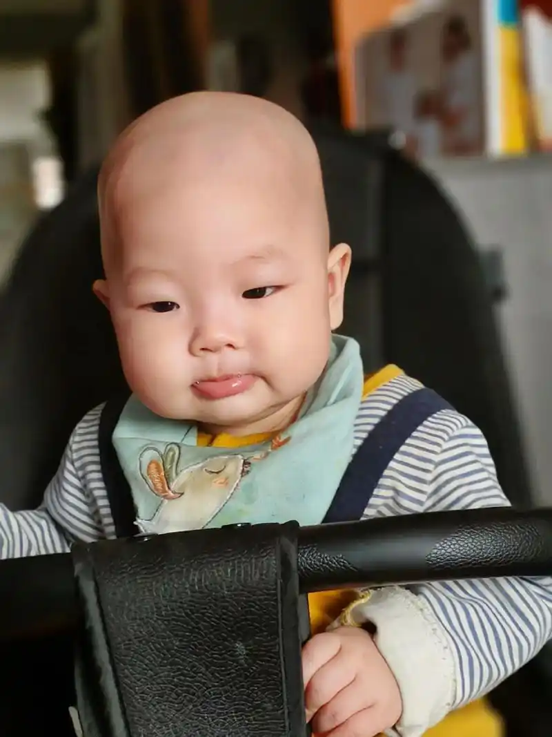 捕捉一枚可爱的小光头!