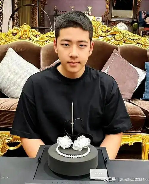 郭涛为儿子庆生,石头等比例长大,颜值超高比爹帅好多|型男|郭子睿|女