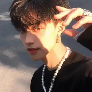 最火爆的网图男生帅气图片优质男生精选高冷微信头像大全