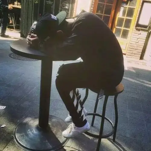 男生心情失落伤感心情图片