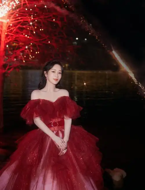 selenechow星光##湖南卫视跨年##杨紫湖南卫视跨年温蒂公主的侍