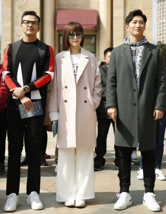 184杨烁与182窦骁同框后,身高差成亮点,网友:到底谁谎报了身高