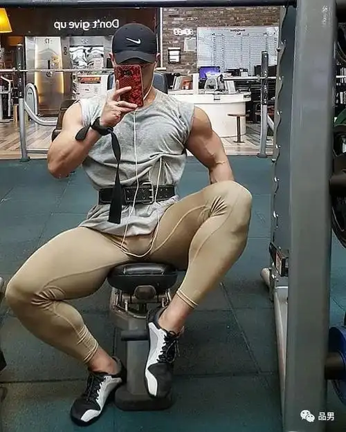 低颜值男生如何通过健身和穿搭逆袭上位