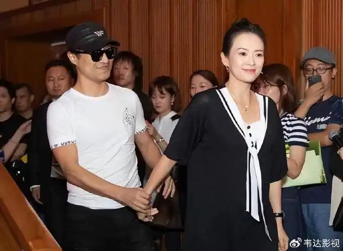 在经历风风雨雨后,终于走到了尽头|齐丹|汪峰|章子怡_新浪新闻