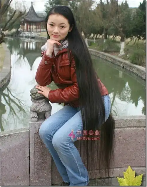 长发对一个女孩来说代表着成熟自信美丽我没有留