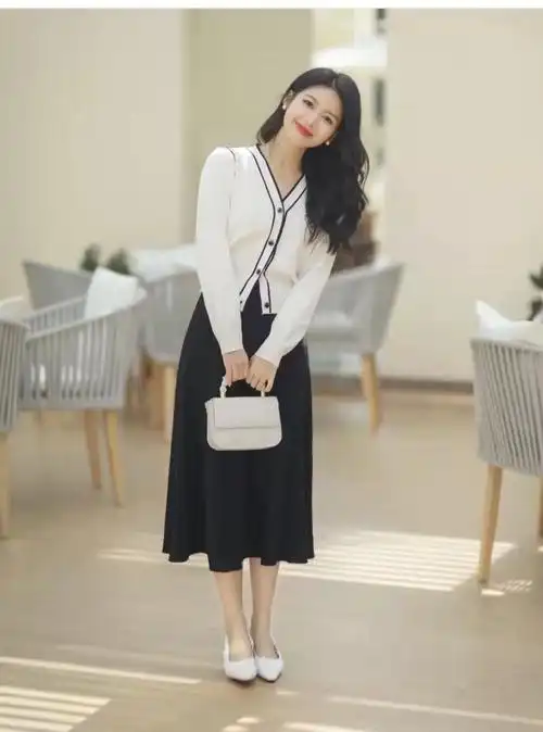 白色开衫配什么颜色内搭(10种搭配方法时尚又好看)