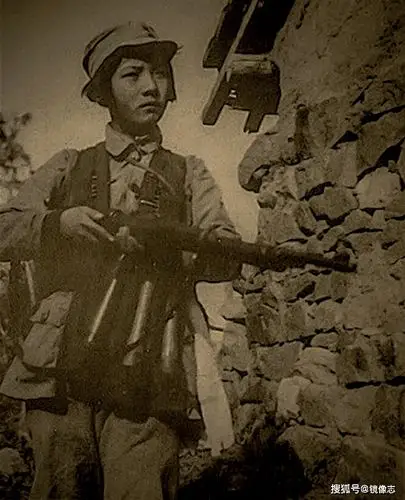 老照片 战争年代八路军女战士珍贵影像