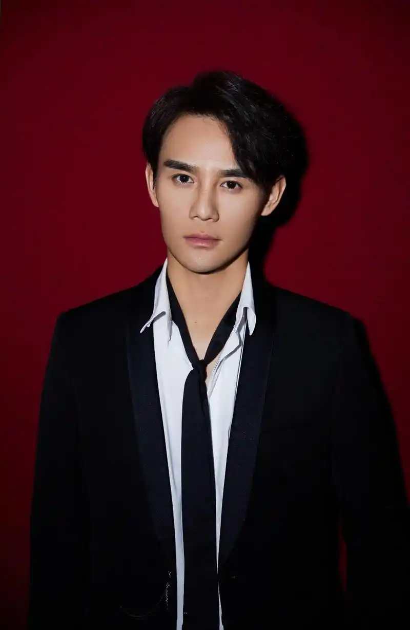 王凯型男帅气时尚写真图片