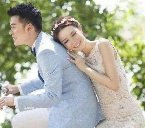 陈赫秒删首次晒张子萱照片,暗戳戳秀恩爱,喝三万多名酒惹争议_生活_网