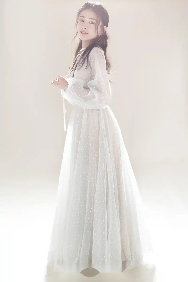 【梁洁2018年总行程单】 2018.1.11 获得年度心赏热门艺人奖 2018.1.