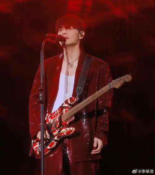 李荣浩问粉丝如何快乐##渴望就可能##百事可乐代言人李荣浩