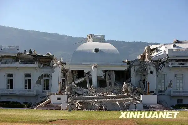 震后10天太子港街头目击组图