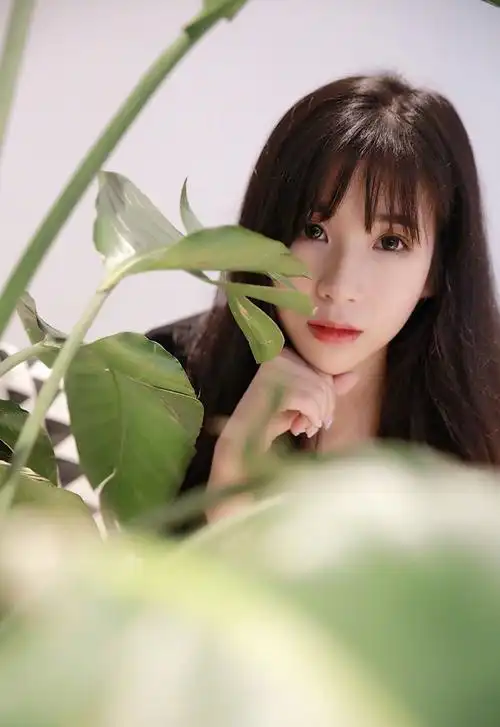 甜美女生养眼迷人生活照图片