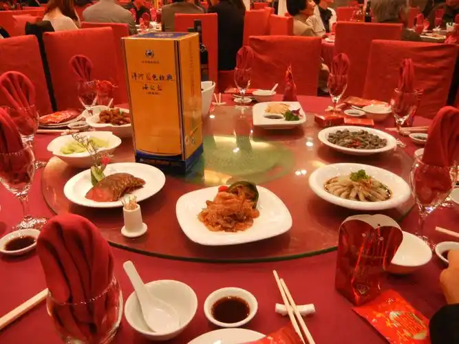 朋友请客,朋友女儿结婚,请我们吃喜酒