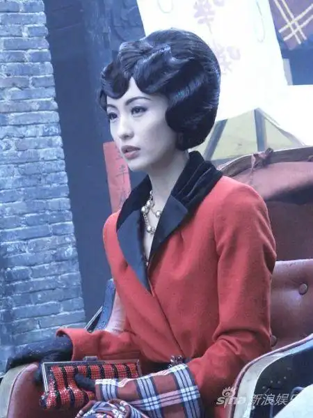 《圣堂风云》收视喜人 韩晓变身间谍暗恋吴奇隆