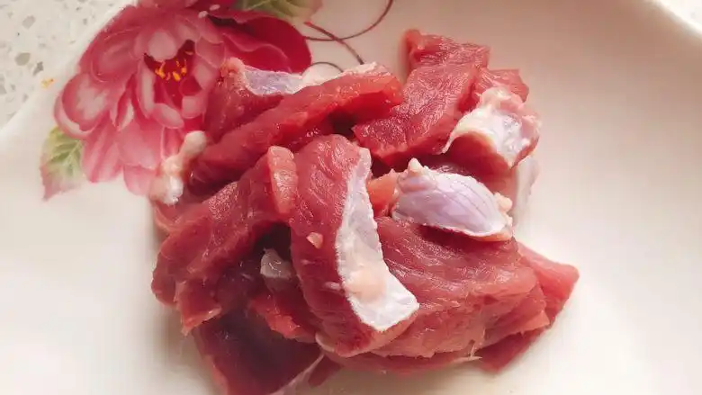 蒜苔炒肉-下饭菜,将50克 a style=color:red;display:inline-block;